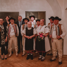 Zväčšiť fotografiu - Múzy ich spojili v dubnickom kaštieli - TSK_POSPB_Múzy nás spájajú_mini-49
